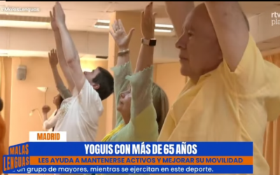 En Malas Lenguas de TVE. Yoguis con más de 65 años. Con @karcuore
